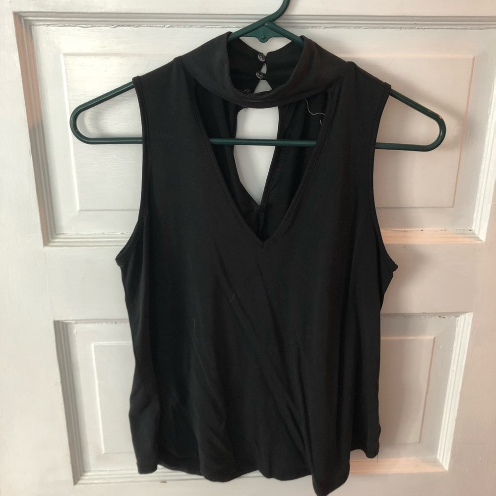 Cute sleeveless shirt